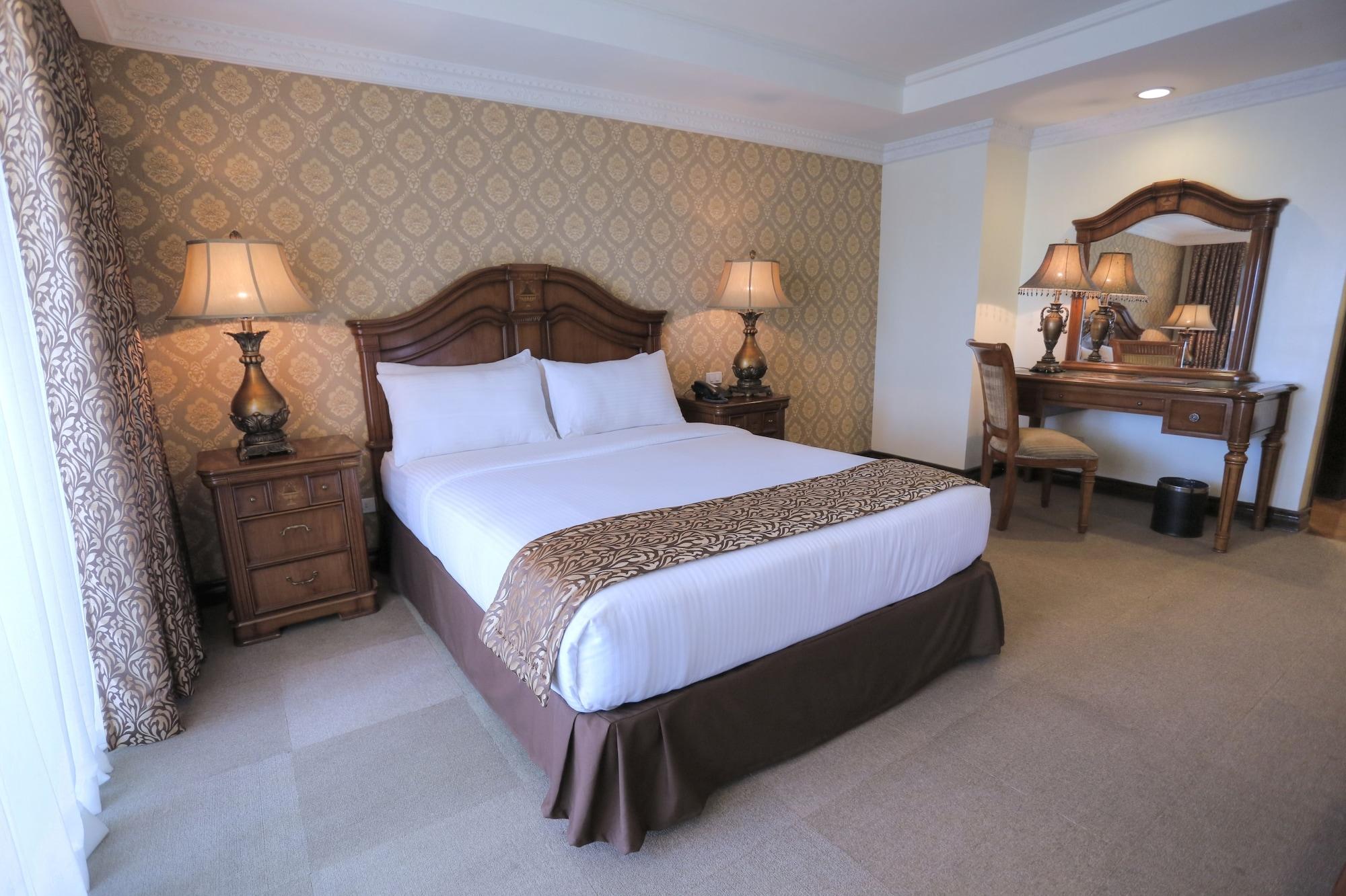 Villa Caceres Hotel Нага Экстерьер фото