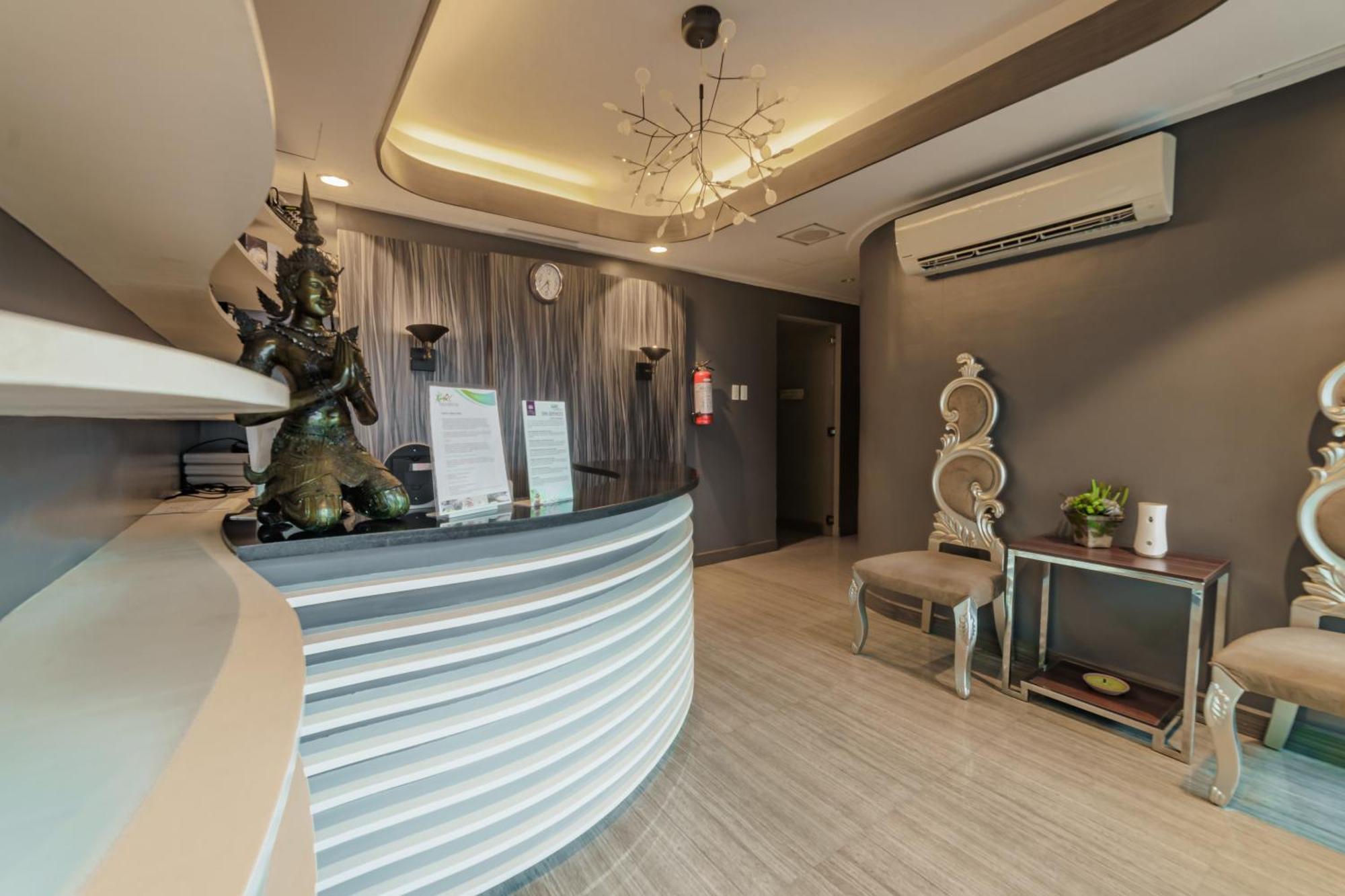 Villa Caceres Hotel Нага Экстерьер фото