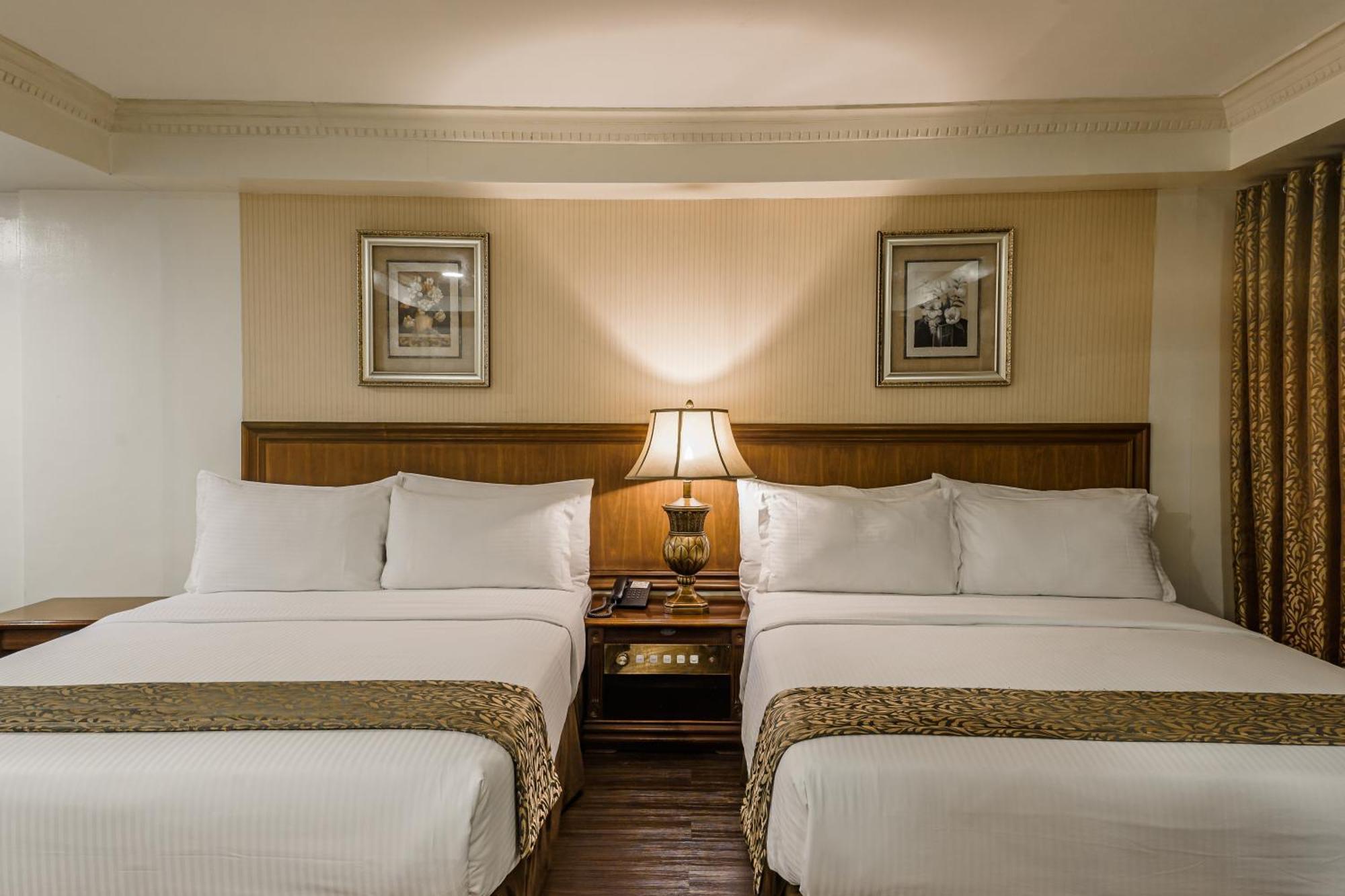 Villa Caceres Hotel Нага Экстерьер фото